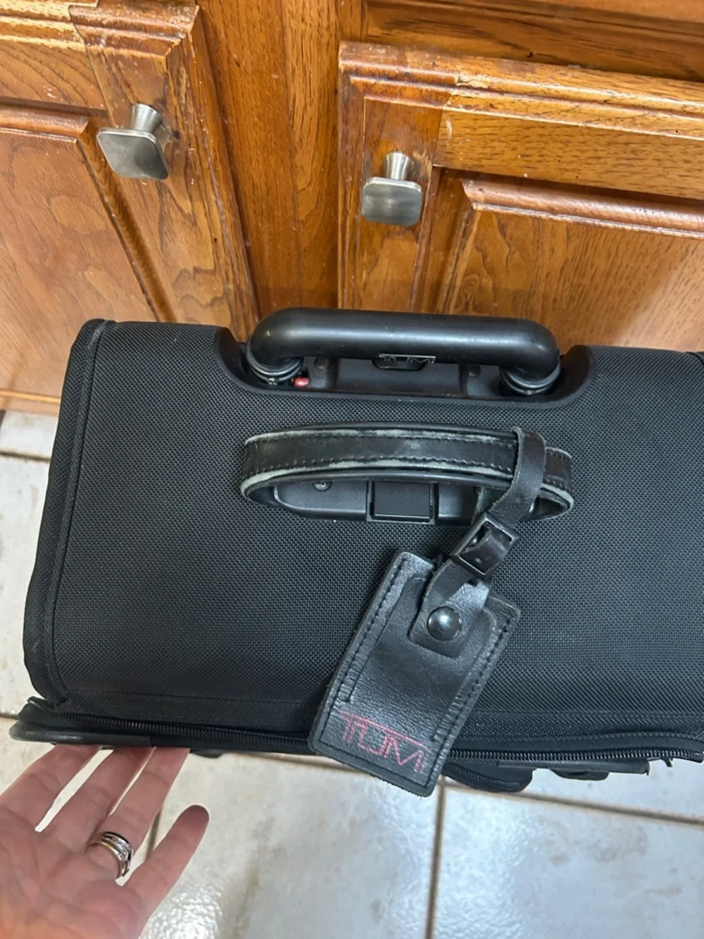 Tumi Alpha Black Wheeled International Carry On Luggage Travel Suitcase  22